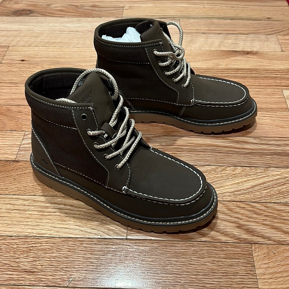 Brand new Sperry boy boots